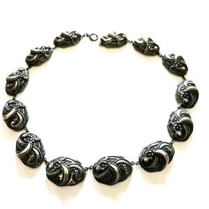 Floral Elegance: Art Deco Choker with Floral Motif